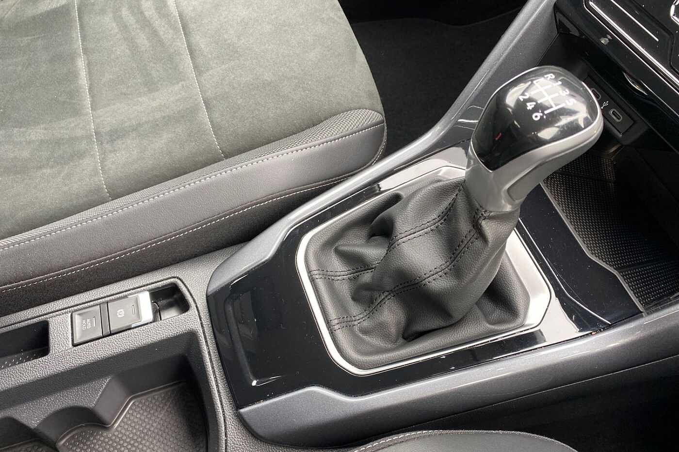 Volkswagen T-roc Hatchback Style