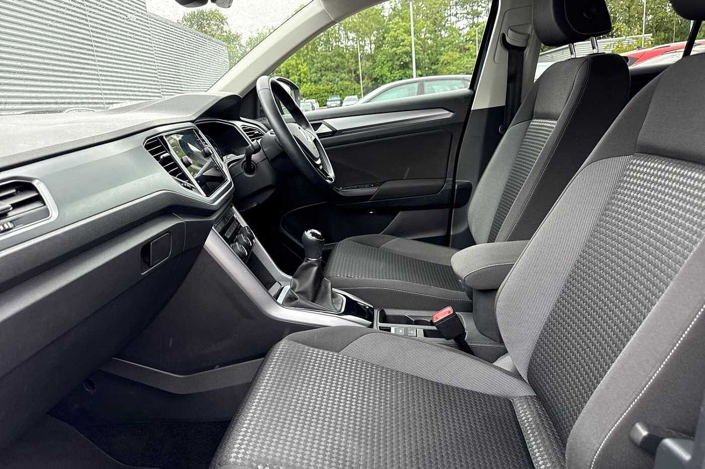 Volkswagen T-ROC Active 1.5 TSI 150PS EVO 6-speed Manual 5 Door