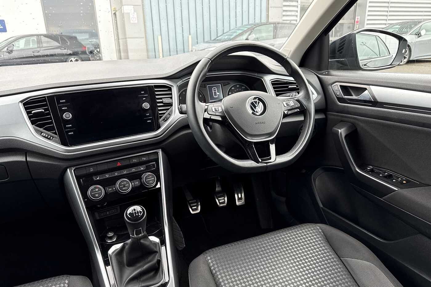 Volkswagen T-ROC Active 1.5 TSI 150PS EVO 6-speed Manual 5 Door