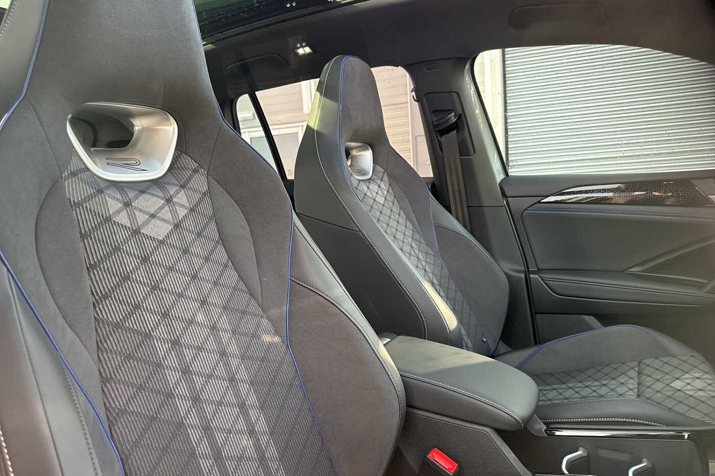 Volkswagen Tiguan 2.0TDI (150ps) R-Line DSG New Model
