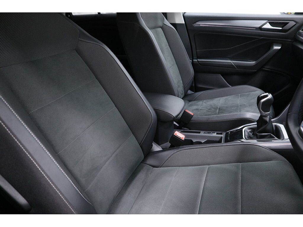 Volkswagen T-Roc Style 1.5 TSI 150PS 6-speed Manual 5 Door
